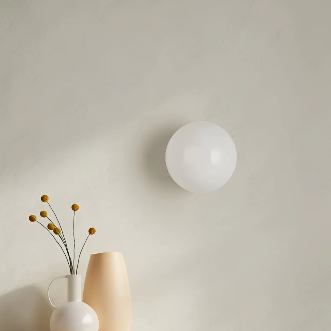 Pietas - Minimalistische Bolvormige Glazen Wandlamp