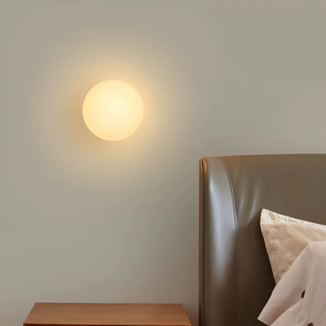 Pietas - Minimalistische Bolvormige Glazen Wandlamp